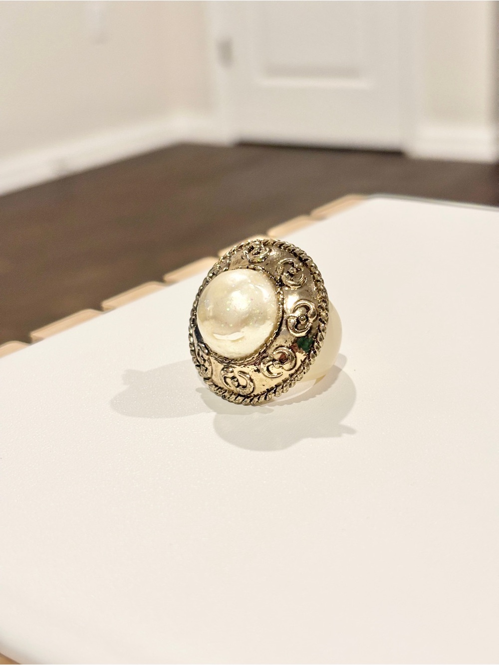 Vintage Style Gold Tone Faux Pearl Statement Ring Chunky Ivory Band Size 7